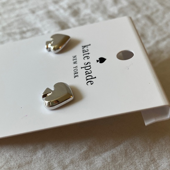Kate Spade: NWT Metallic Silver Tone Spade Stud Earrings - Picture 6 of 9